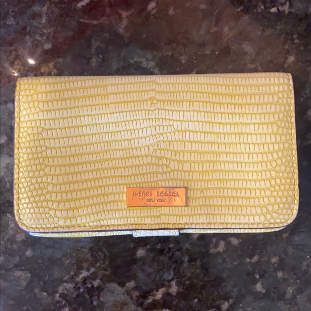 Henri Bendel wallet.